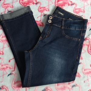 💙2for15 💙Blossom and Thorn cropped jeans...sz 10